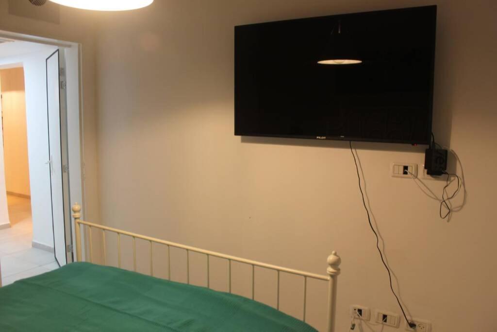 נוף הארבל עם חלון לכינרת Apartment Migdal Luaran gambar