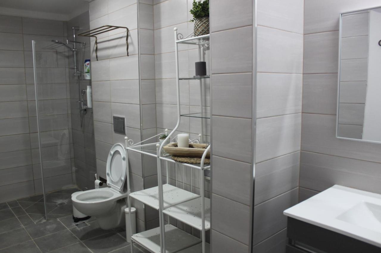 נוף הארבל עם חלון לכינרת Apartment Migdal Luaran gambar
